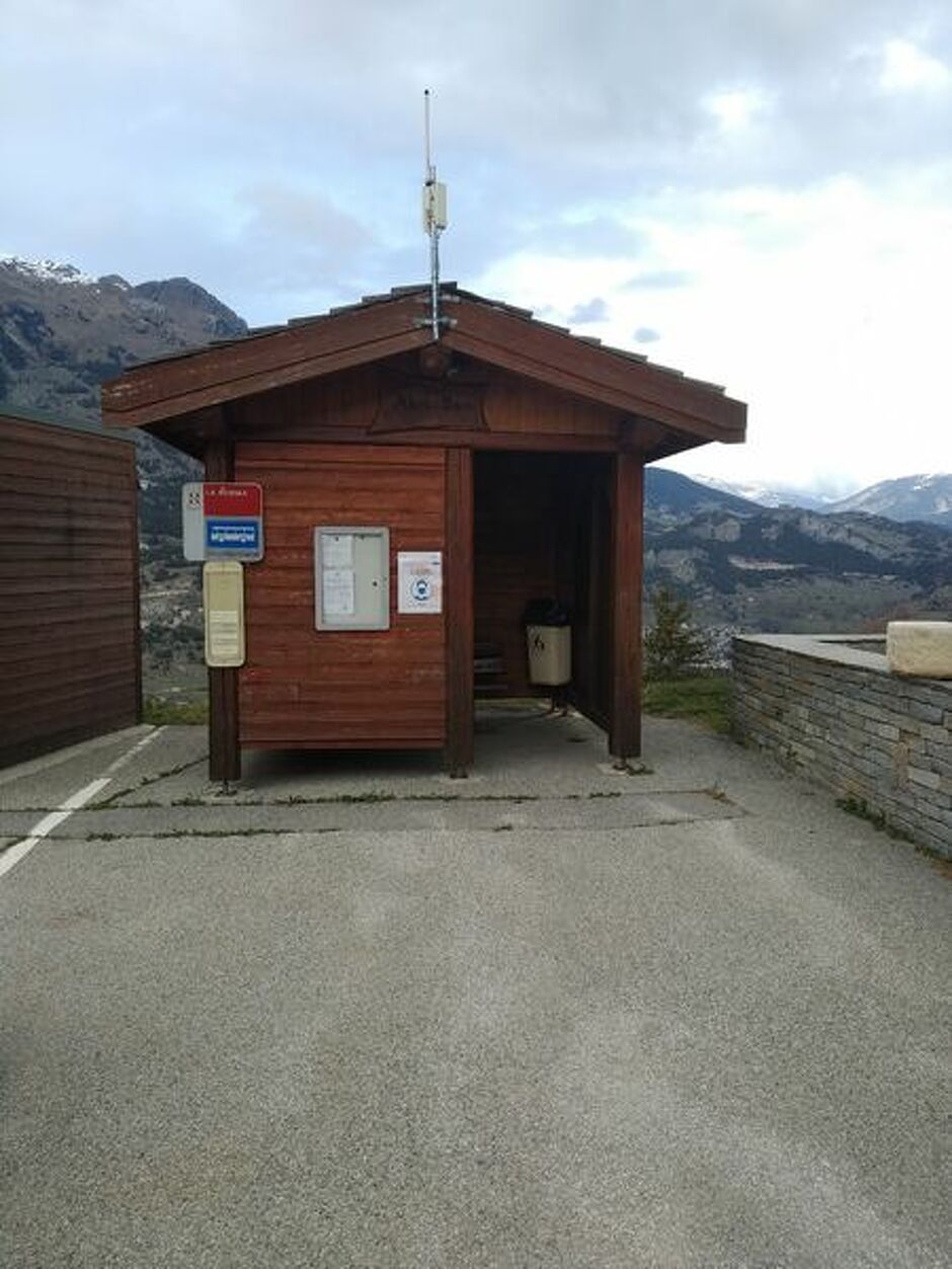 © Arrêt de bus - C. Mougel - CCHMV