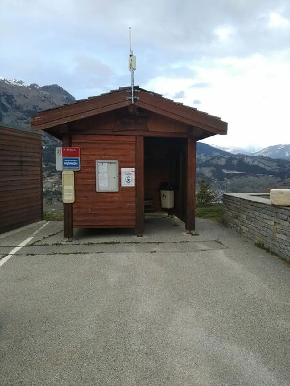 © Arrêt de bus - C. Mougel - CCHMV