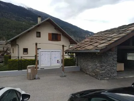 Bus stop N°411 : Centre