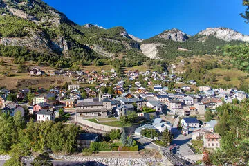 © Dorp Avrieux in Savoie - Luchthaven Avrieux
