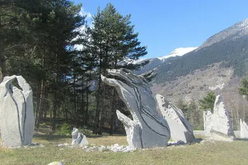 Walking Art Trail - CCHMV APN