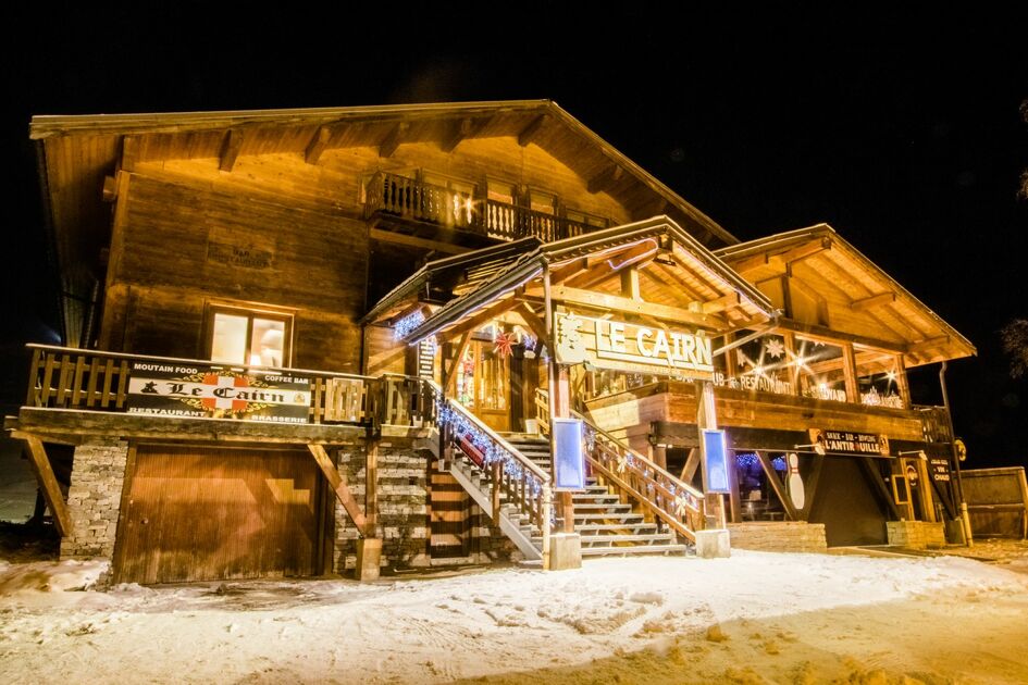 la-norma-winter-exterior-view-restaurant-le-cairn - Le Cairn