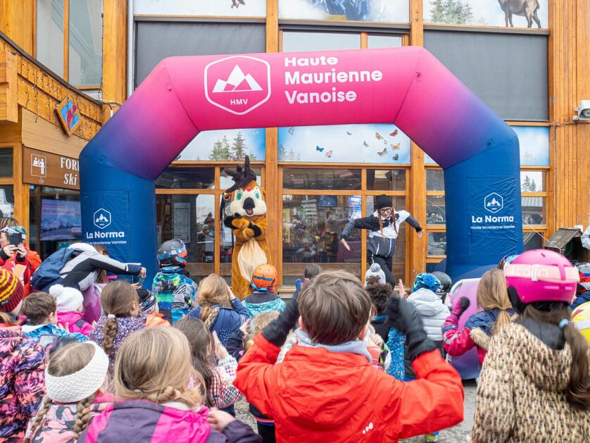 © Show-dance avec Timo la mascotte - OTHMV