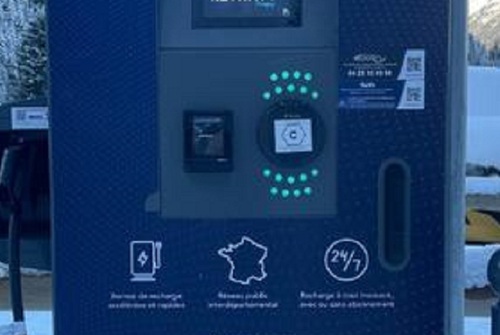 Electric vehicle charging station