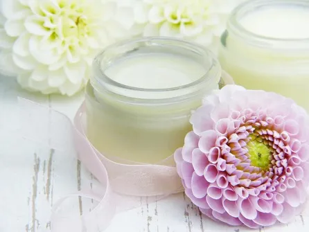Création de cosmétiques : savon solide et huile scintillante