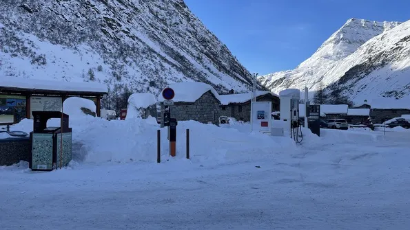 Borne de recharge pour véhicules électriques