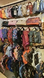 © Ticia, a clothing and accessories store in La Normak - Lbb