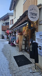 © Ticia, winkel met kleding en accessoires in La Norma - Lbb