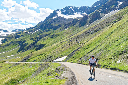Montée cyclo du Col de l'Iseran depuis Bonneval-sur- Arc